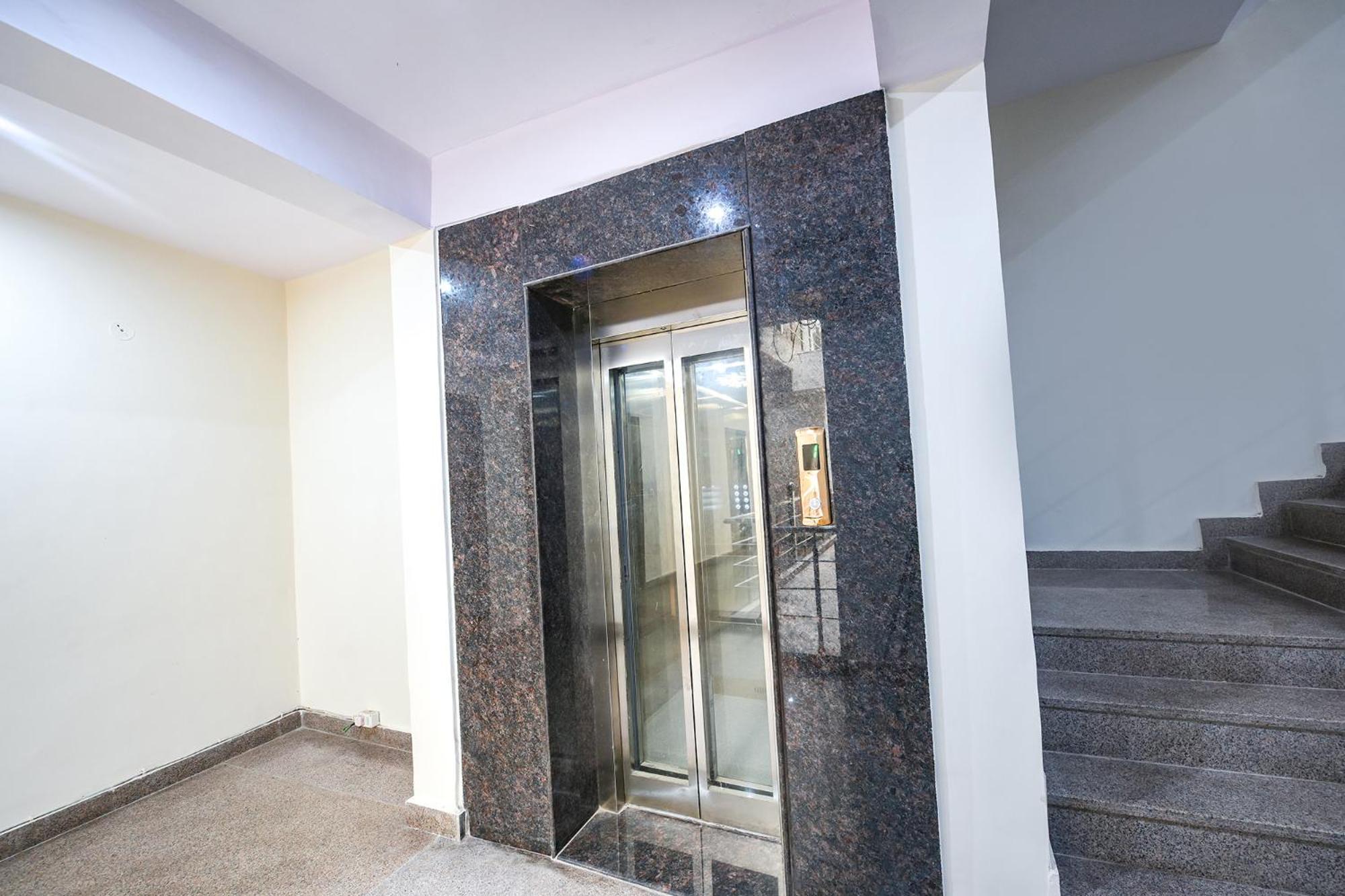 Fabhotel The Yashobhumi Near Yashobhoomi Convention Centre Delhi  Exteriör bild